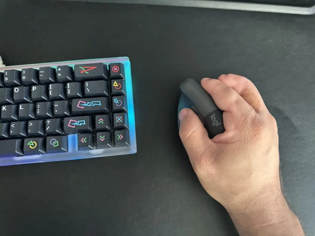 Lift Mouse with My Hand Holding It